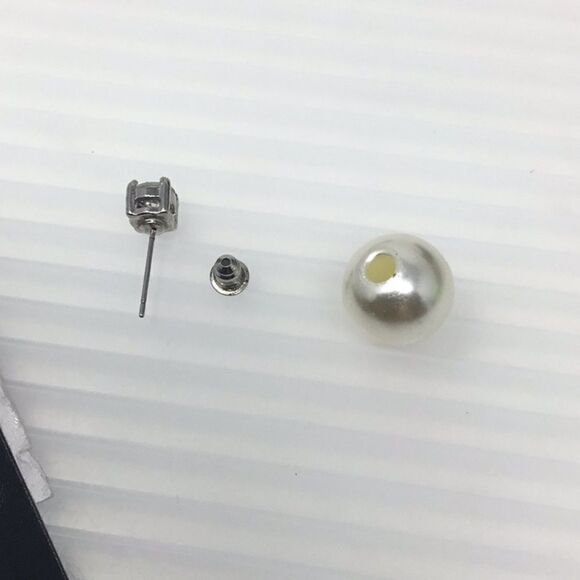 Cristabelle Cubic Zirconia Reversible Earring (G1) - Picture 7 of 8